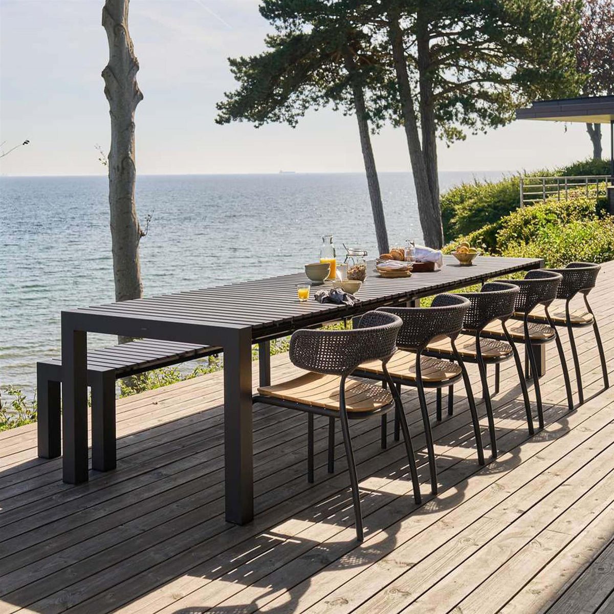 Mindo 111 Extendable Outdoor Dining Table