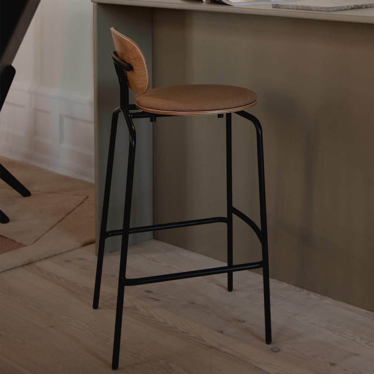 Umage Curious Bar Stool