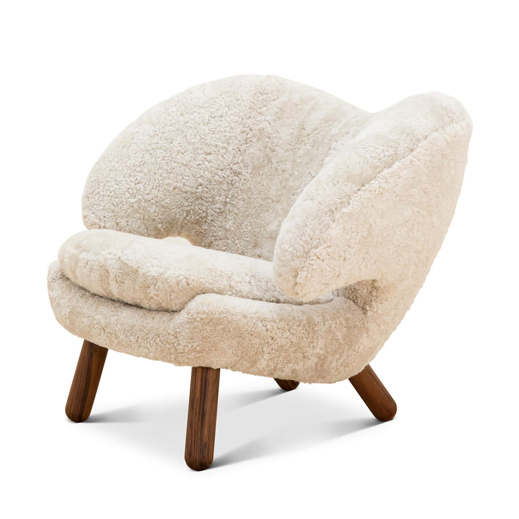 Finn Juhl The Pelican Chair In Sheepskin