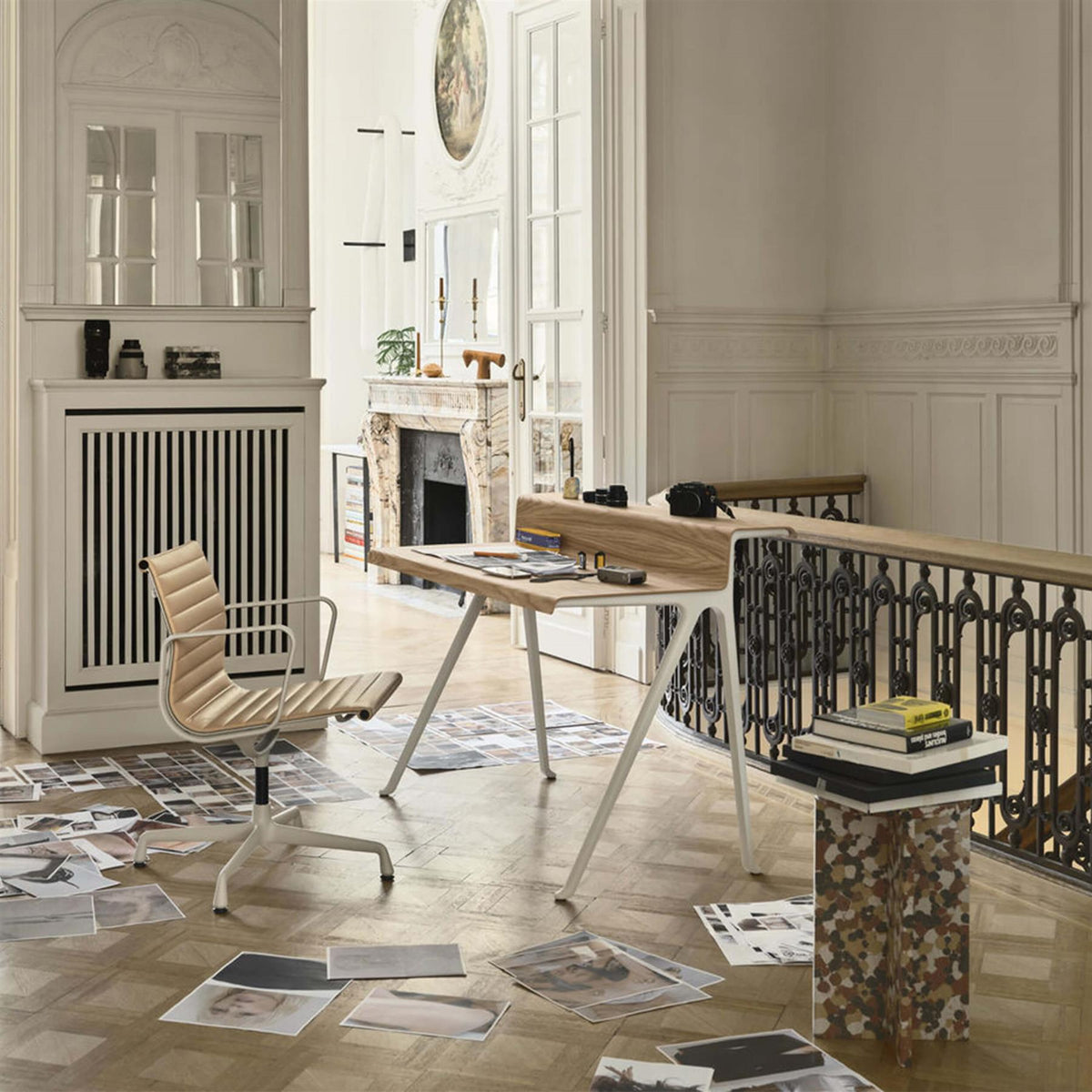 Vitra Courier Desk