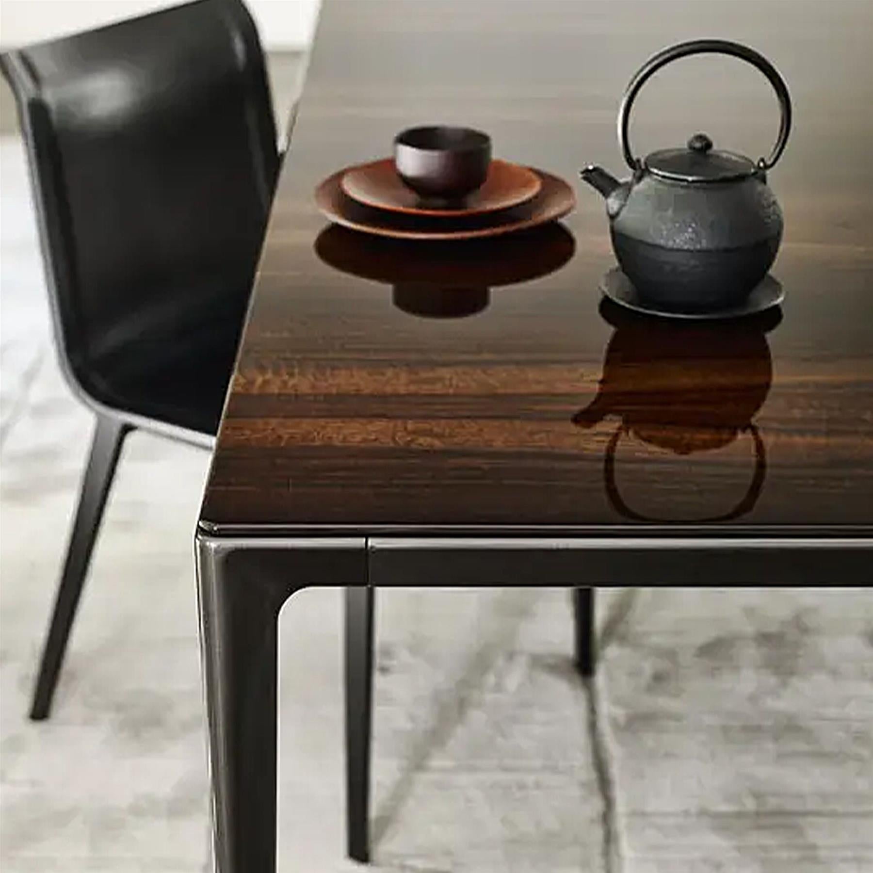 B&Bイタリア■MIRTOインドアテーブル　ダイニング　木目調＆グロッシー天板 Mirto Indoor table - B&B Italia