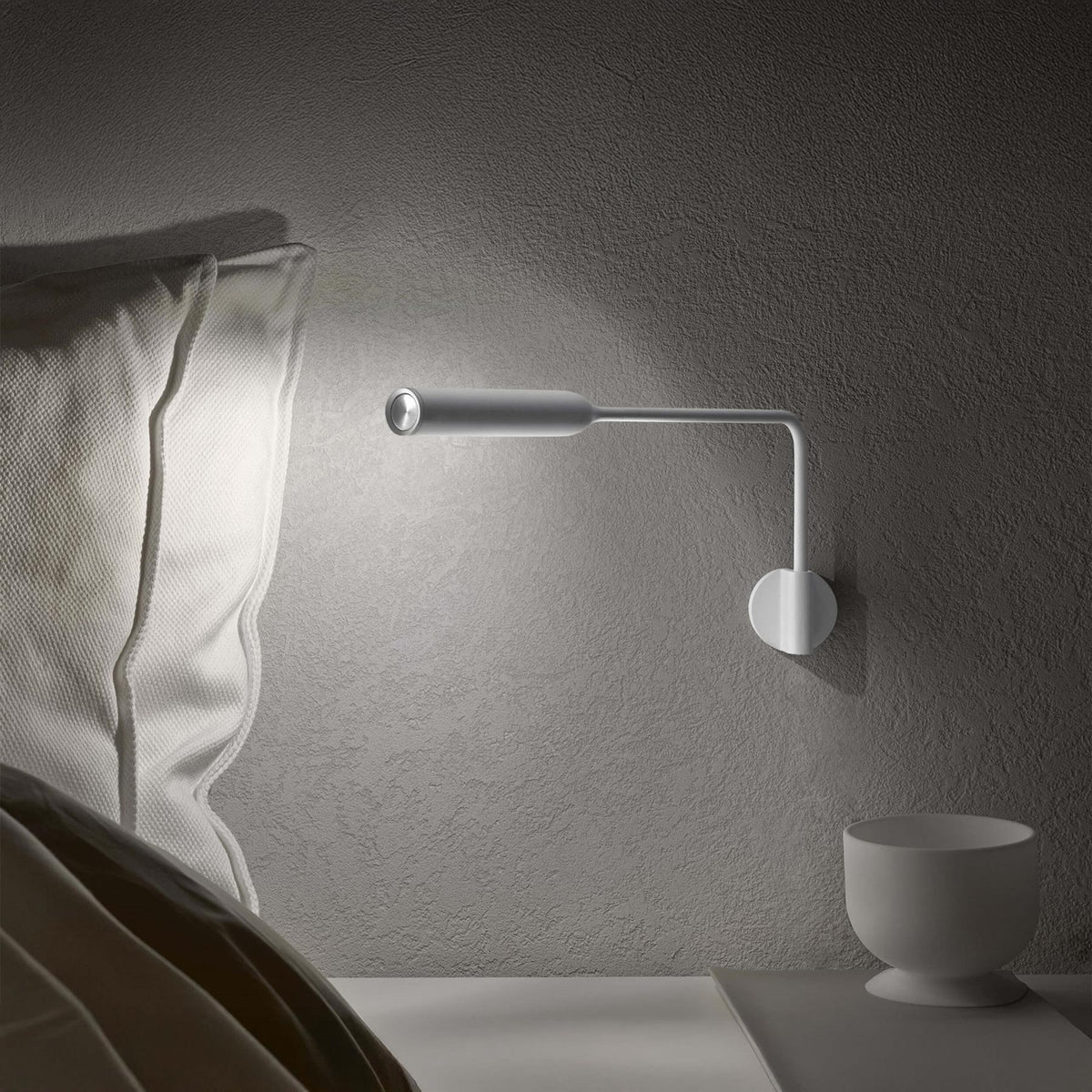 Lumina Flo M Wall Light