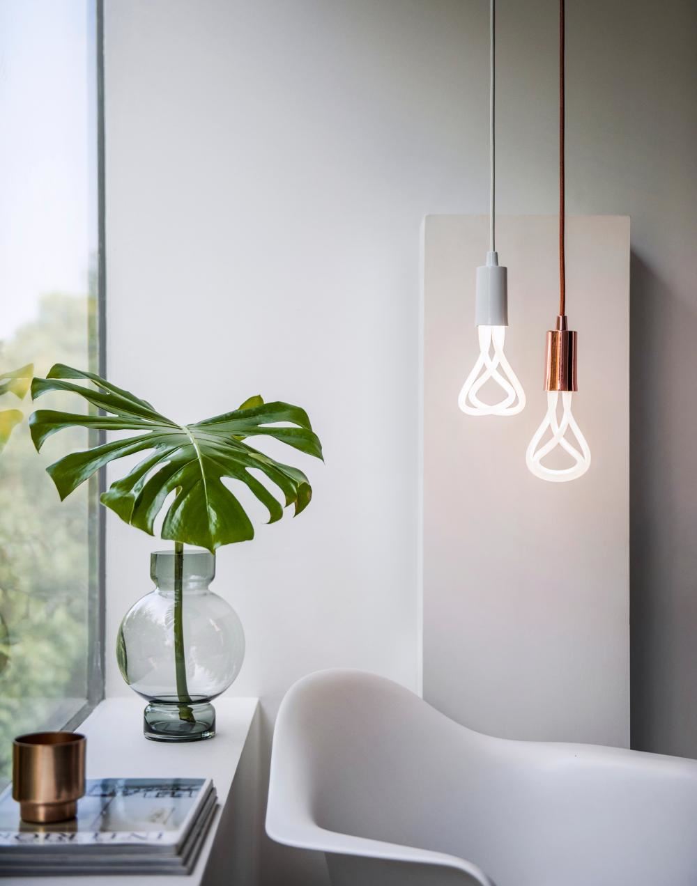 Plumen 001 LED bulb - E27