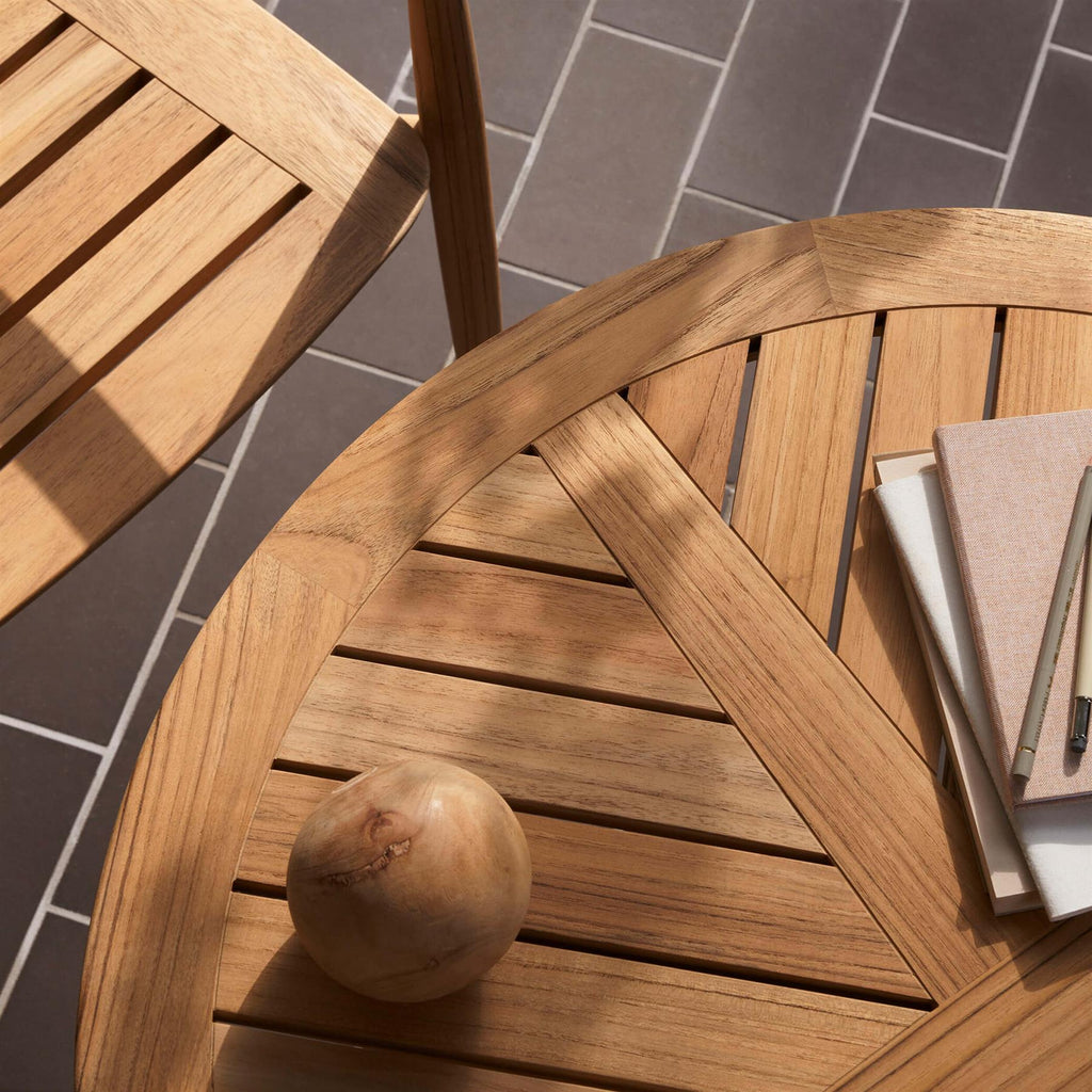 Carl Hansen & Son E022 Embrace Outdoor Dining Table