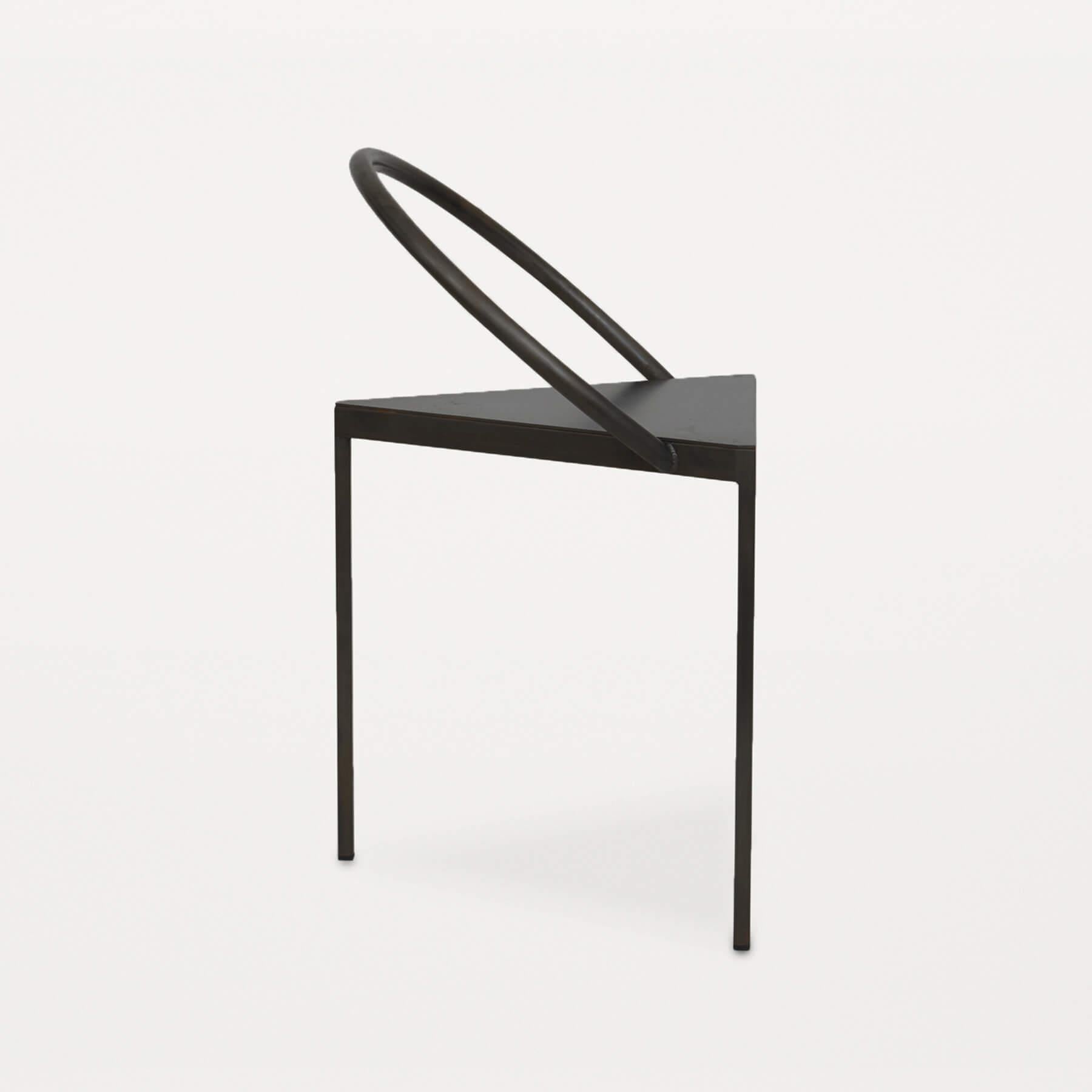FRAMA Triangolo Chair BLACK本物　フラマ　ポストモダン Frama Triangolo Chair | Holloways of Ludlow