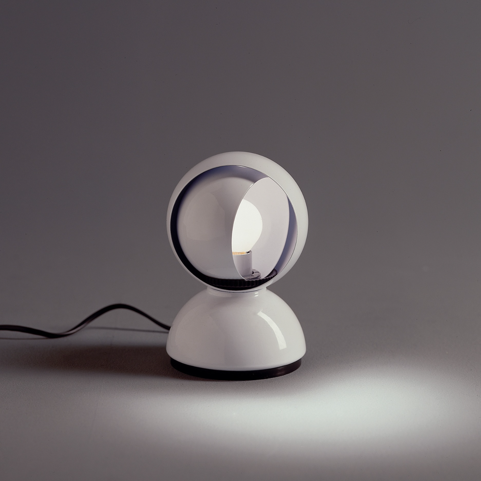 Artemide Eclisse Table Lamp