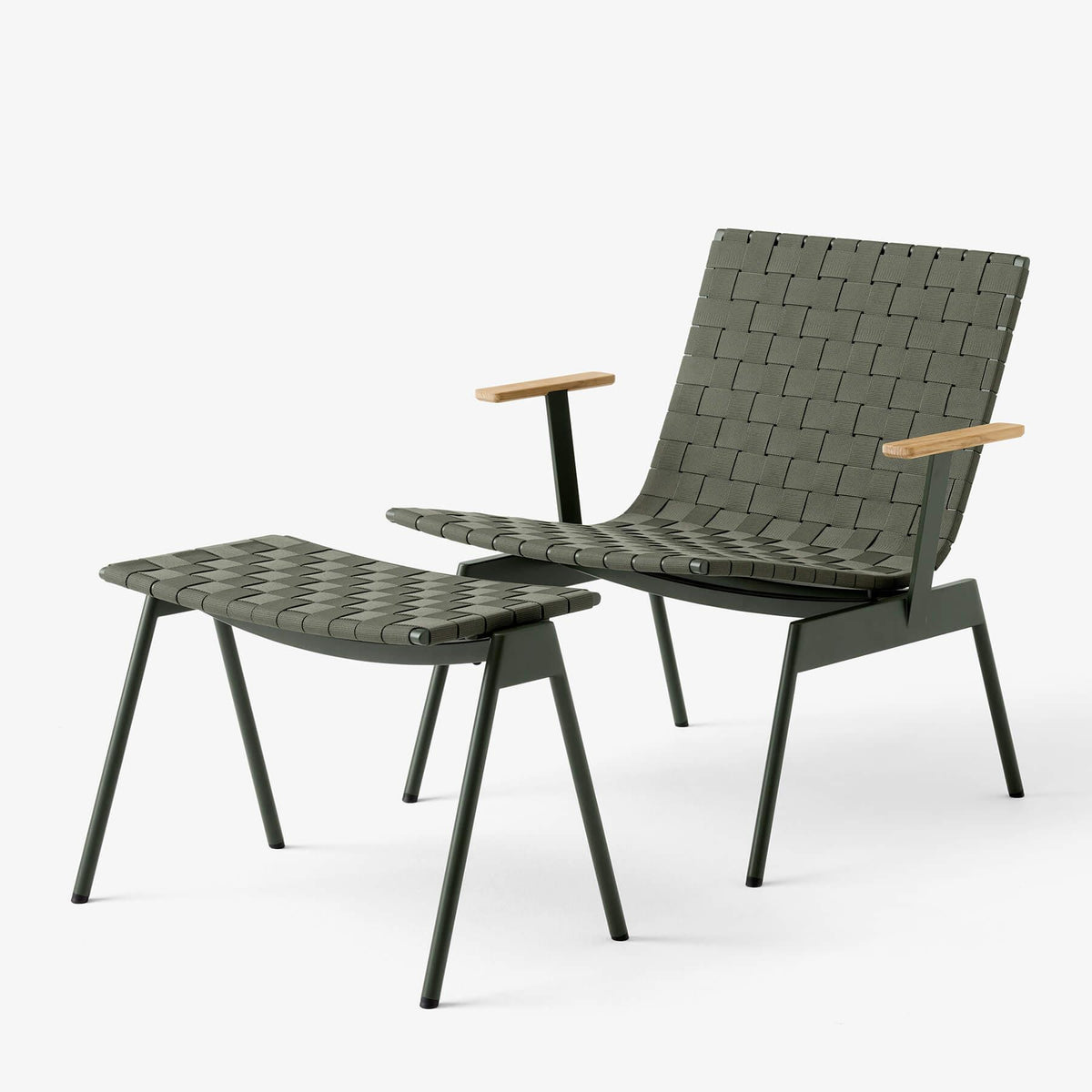 &Tradition Ville Garden Lounge Chair & Footstool