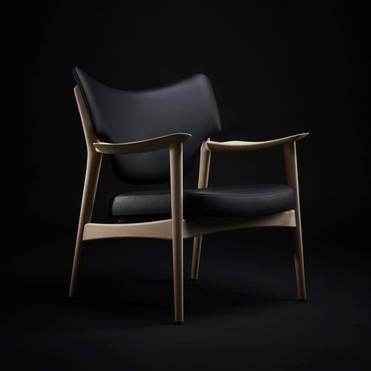 Eikund Veng Lounge Chair - Walnut with Tonica 2 and Blackenedblue 0732