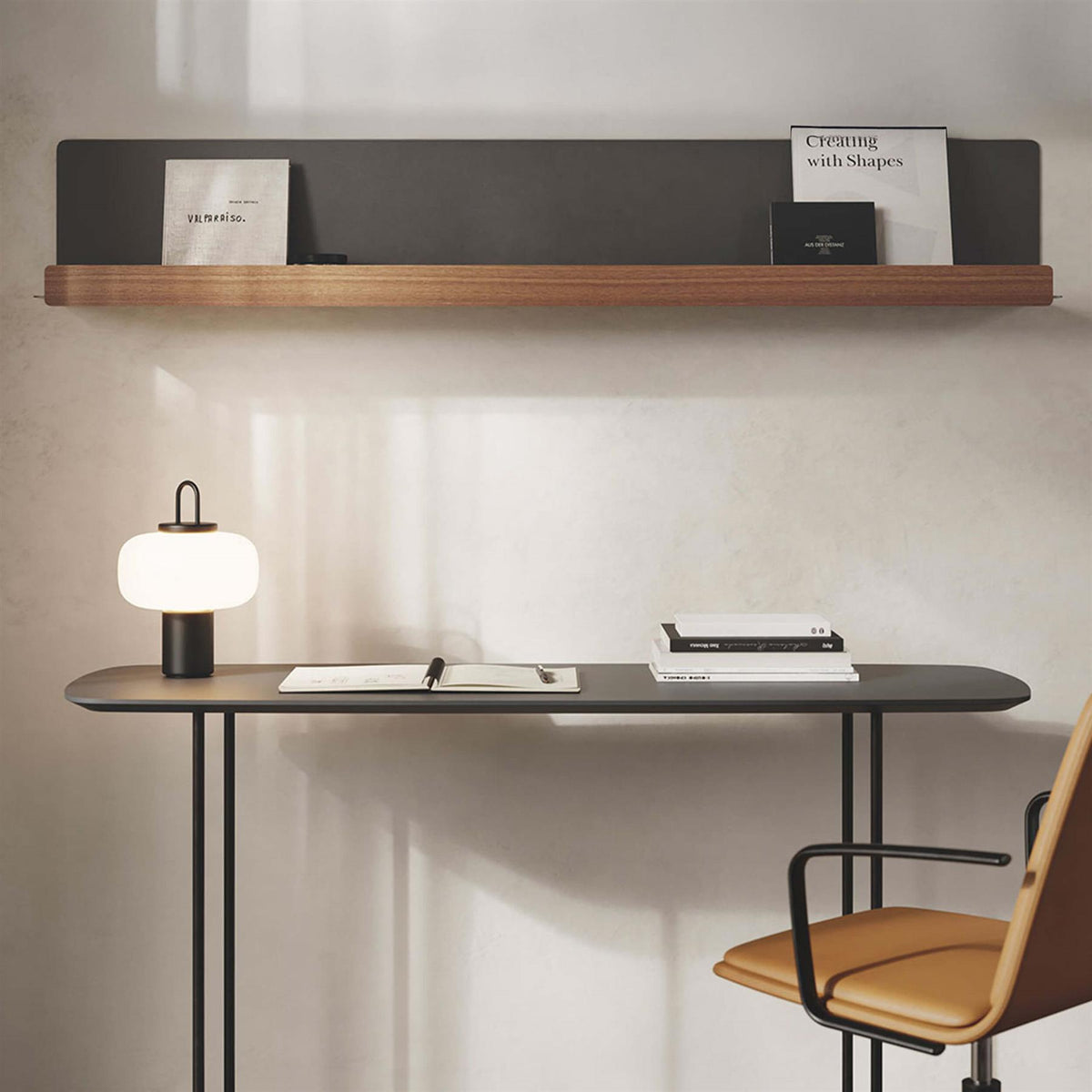 Treku Luma Desk, Matt Black