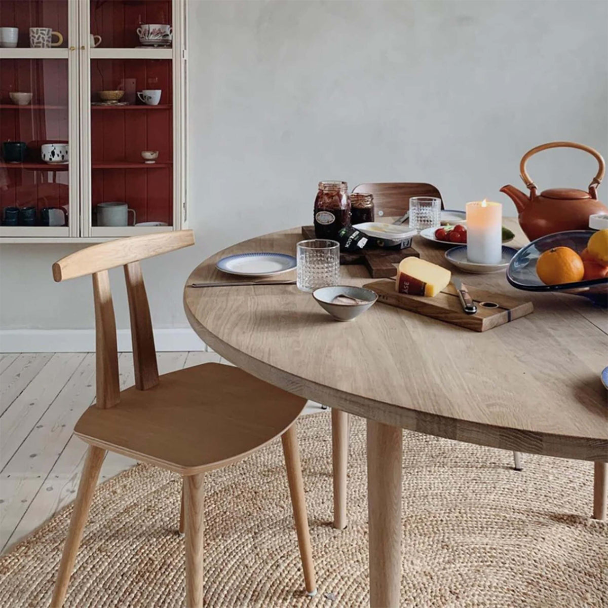 MAKE nordic Holmen Extendable Round Dining Table