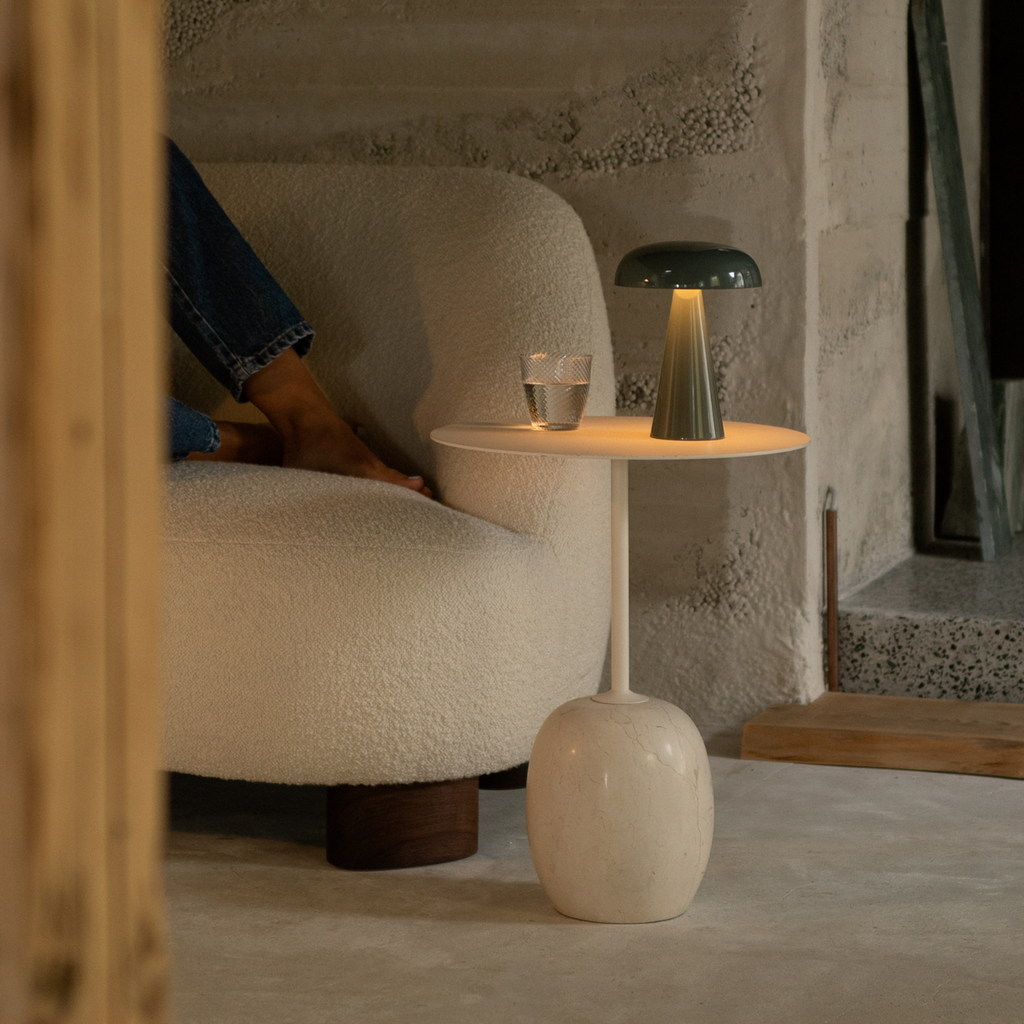 &Tradition LN9 Lato Oval Side Table