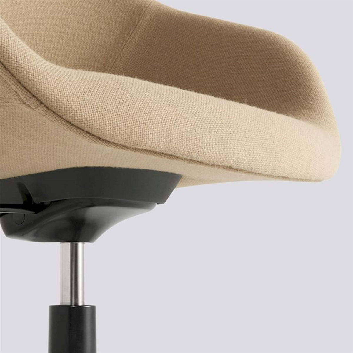 HAY AAC 155 Chair with 5 Star Swivel Base Tilt Gas Lift Wheel Base
