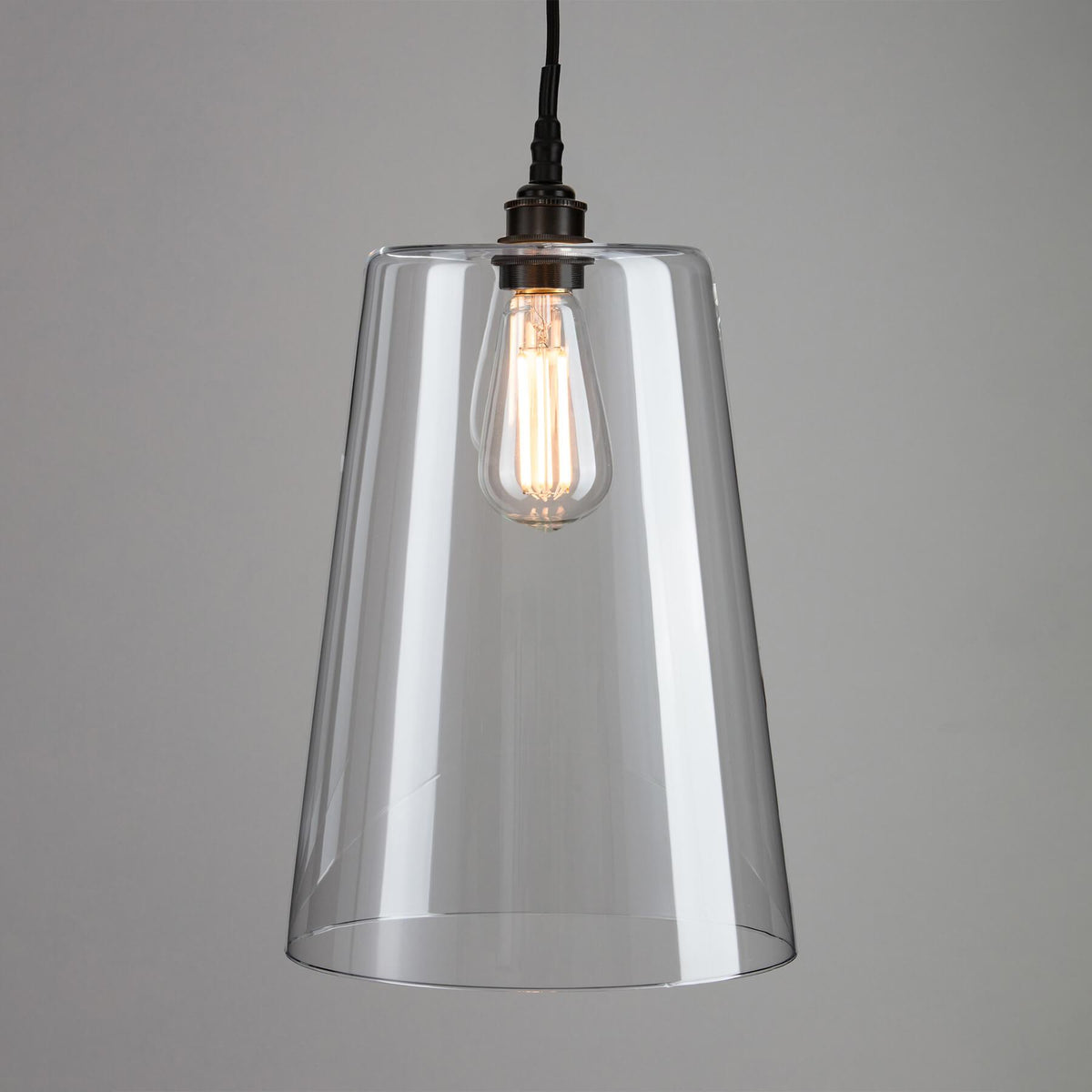 Outlet Old School Electric - Bathroom Version : Tapered Blown Glass Pendant