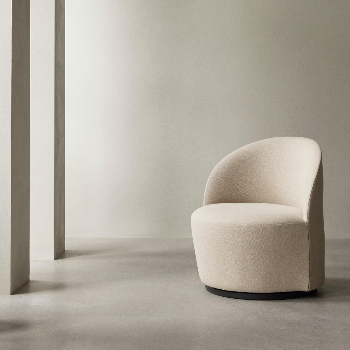 Audo Copenhagen Tearoom Lounge Chair With Return Swivel