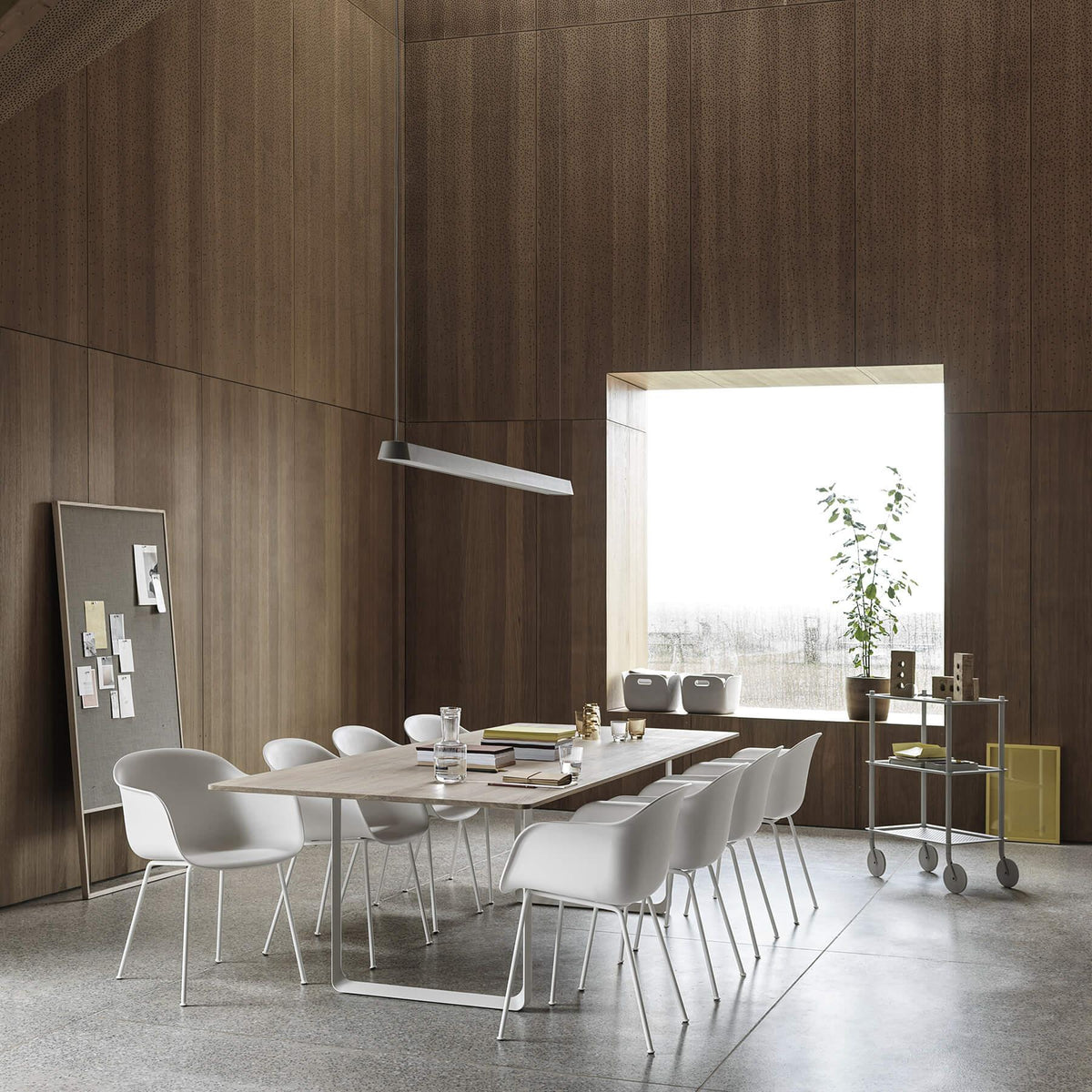 Muuto Linear Pendant Light