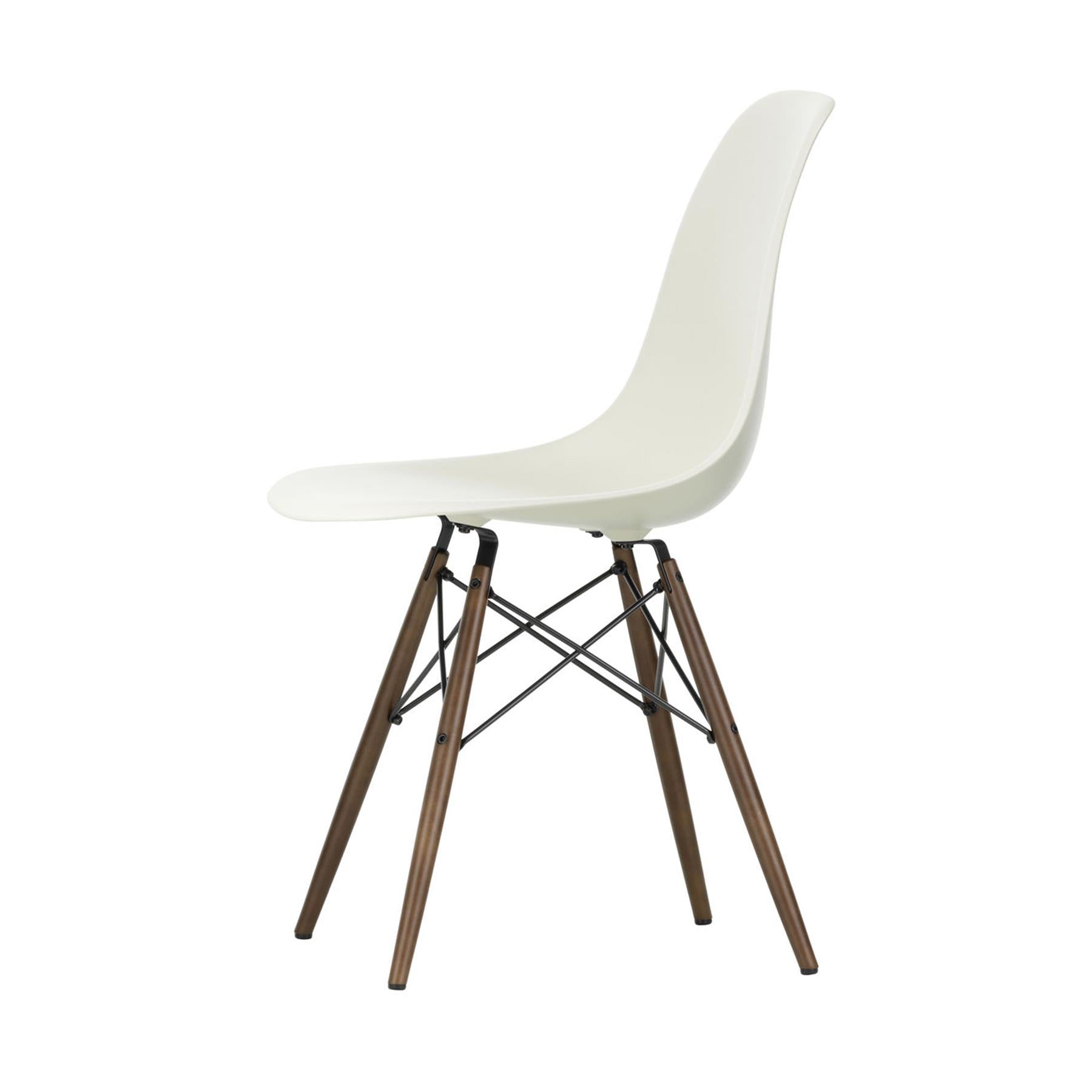 Outlet Vitra Eames RE DSW Plastic Side Chair - Dark Maple Legs, Pebble