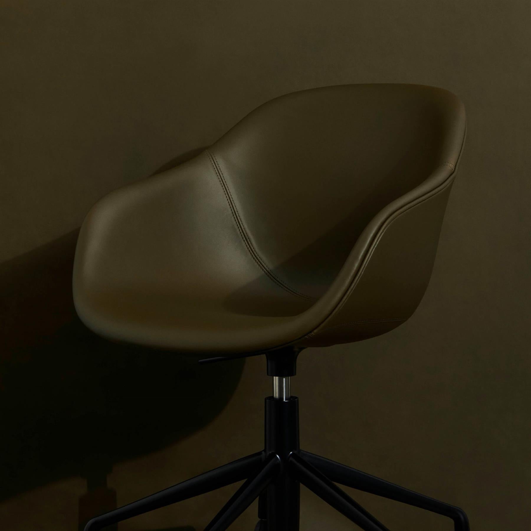 HAY AAC 253 Chair, Upholstered - 5 Star Swivel Base, Gas Lift and Wheels