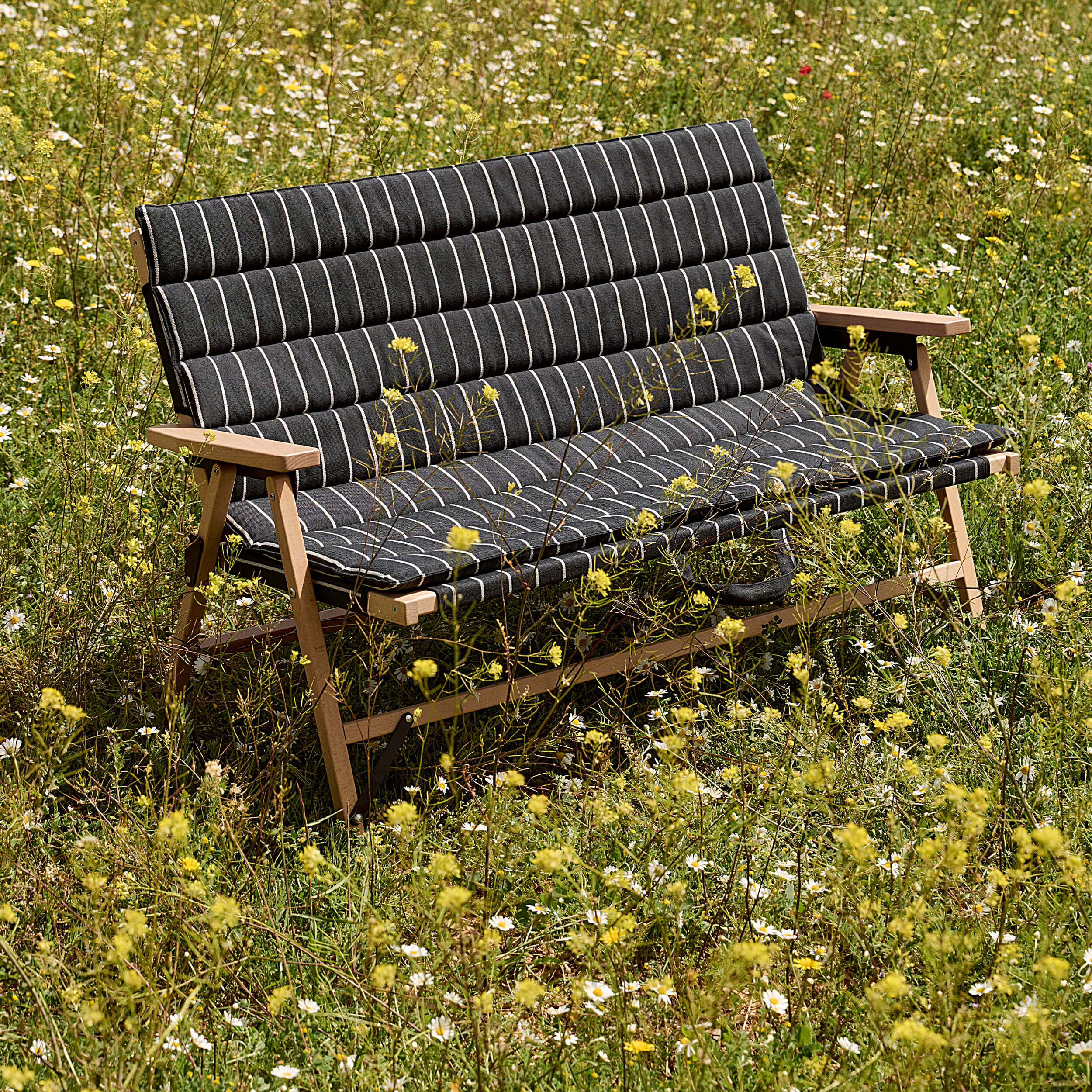 HAY Outdoor Market Folding Sofa – Holloways of Ludlow