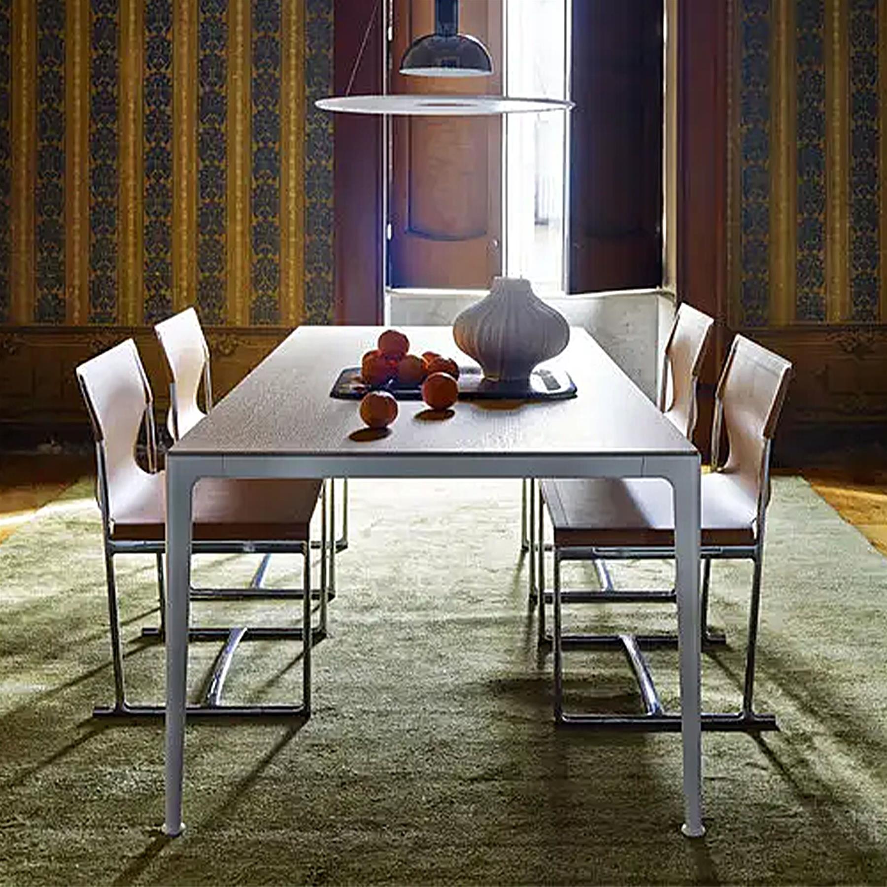 B&Bイタリア■MIRTOインドアテーブル　ダイニング　木目調＆グロッシー天板 Mirto Indoor table - B&B Italia