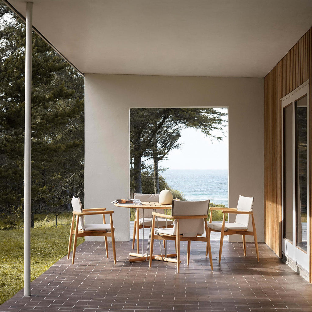 Carl Hansen & Son E022 Embrace Outdoor Dining Table