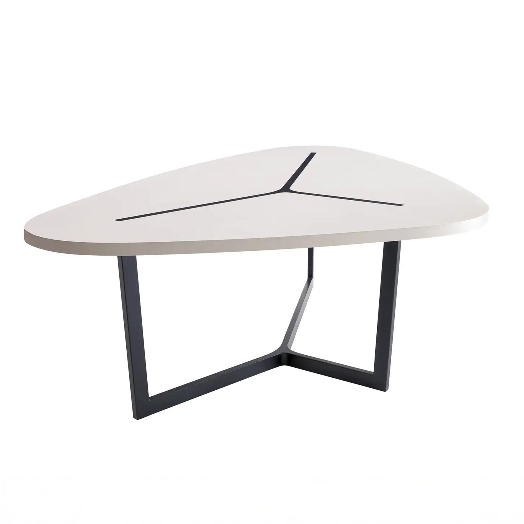 B&B Italia Seven Dining Table | Holloways of Ludlow