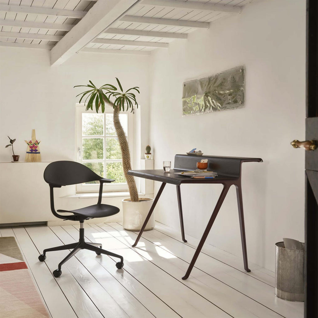 Vitra Courier Desk