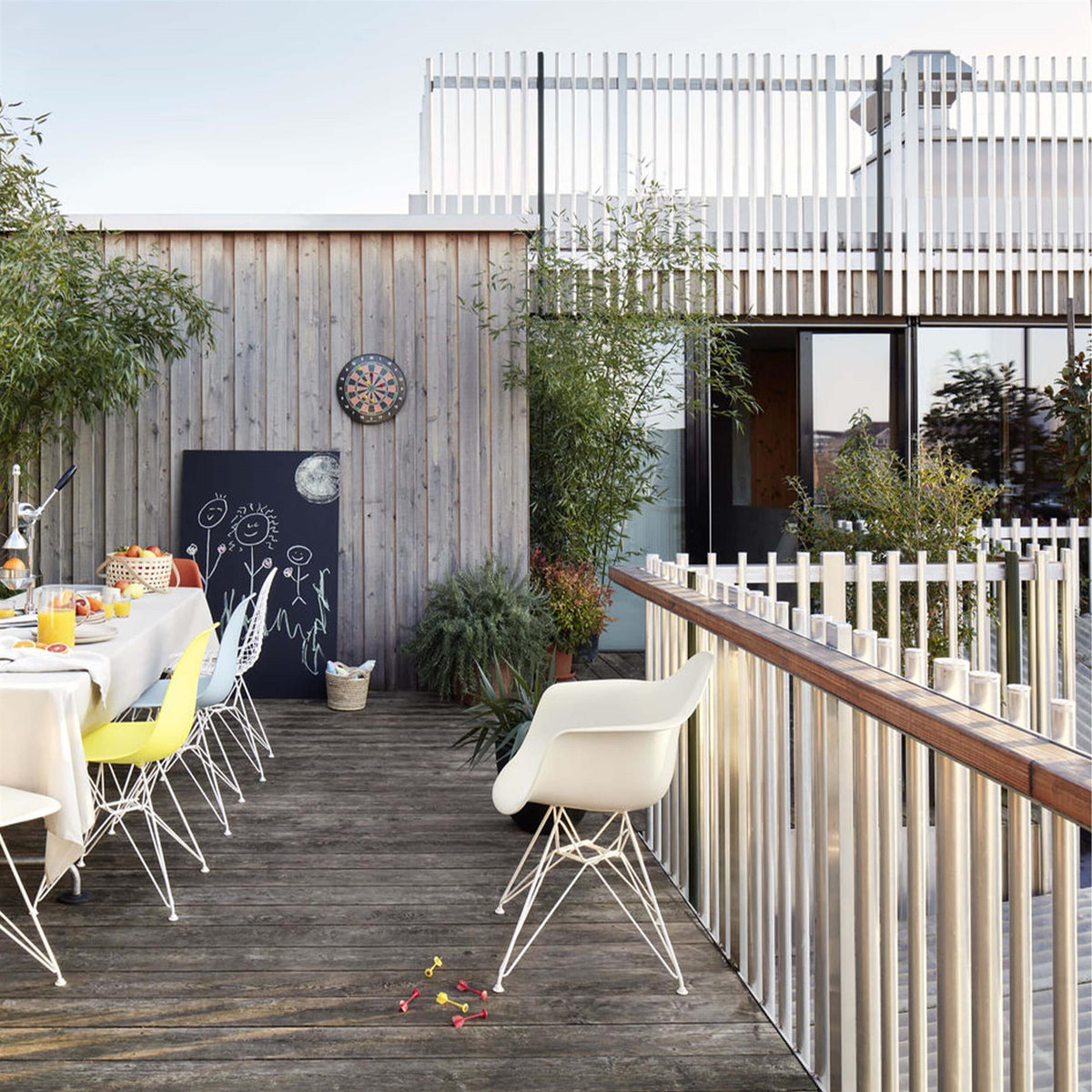 Vitra Eames DAR Plastic Armchair