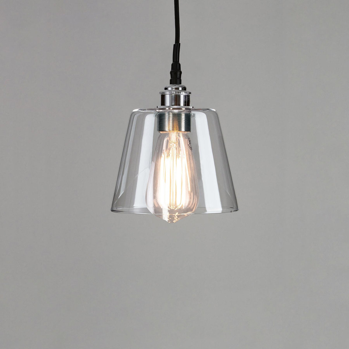 Outlet Old School Electric - Bathroom Version : Tapered Blown Glass Pendant