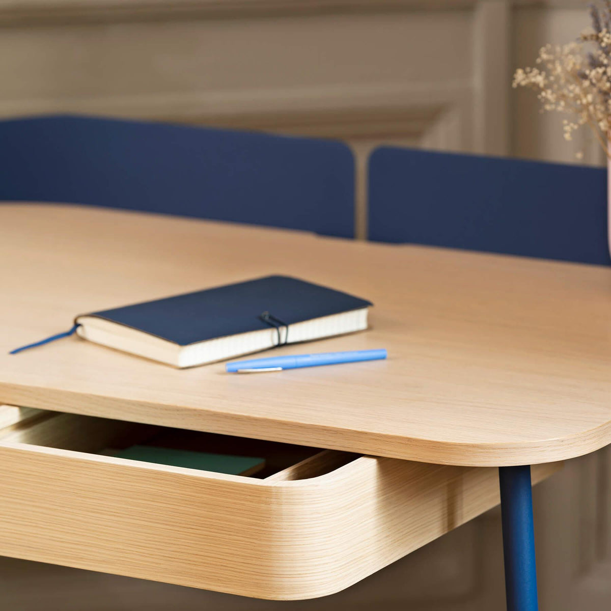 Harto Victor Desk