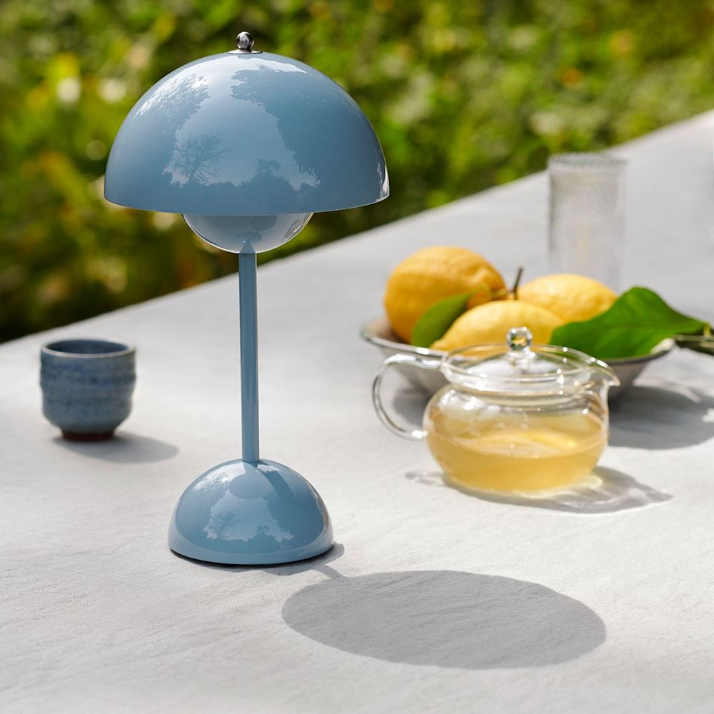 &Tradition VP9 Flowerpot Portable Rechargeable Lamp | Holloways of